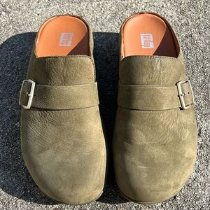 Fitflop Shuv leather clog olive green